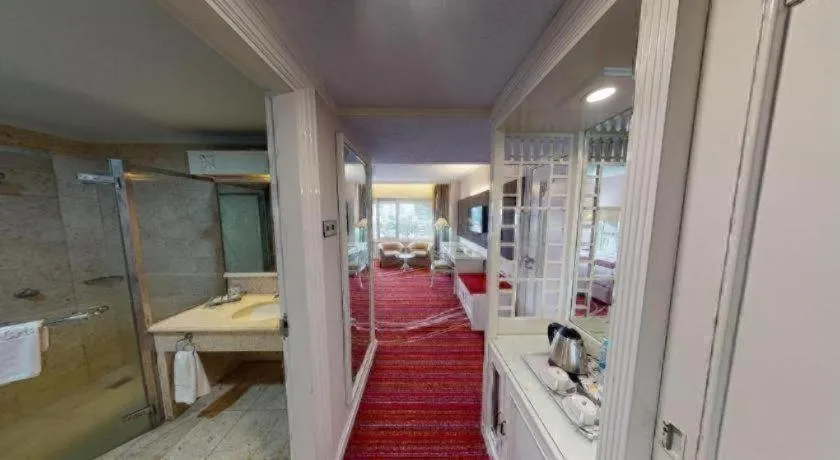 Kartika Chandra Hotel