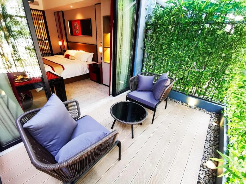 Bed in Yuan Culture Hotel Shenzhen World Shajing