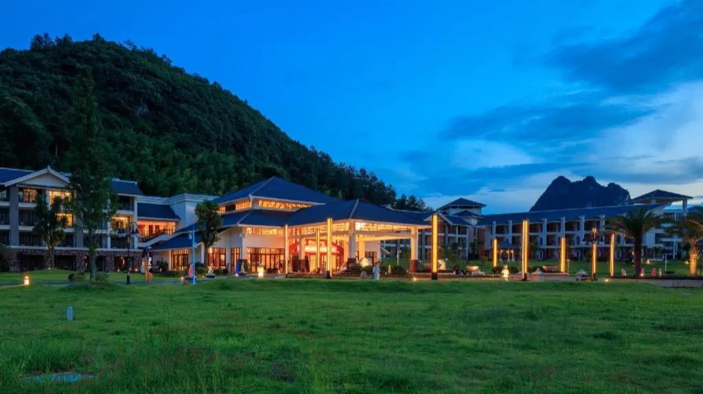 LN Dongfang Hot Spring Resort
