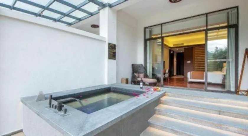 LN Dongfang Hot Spring Resort