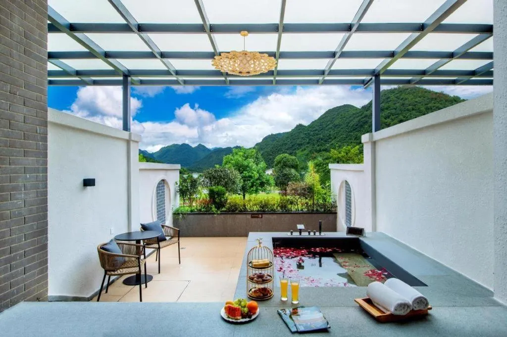 LN Dongfang Hot Spring Resort