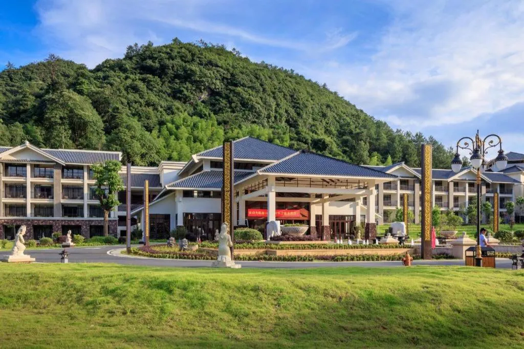 LN Dongfang Hot Spring Resort