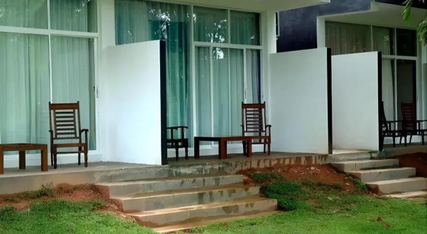 Bridge Hotel Negombo