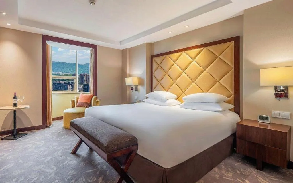 Bed in New Century Shaoxing Grand Hotel