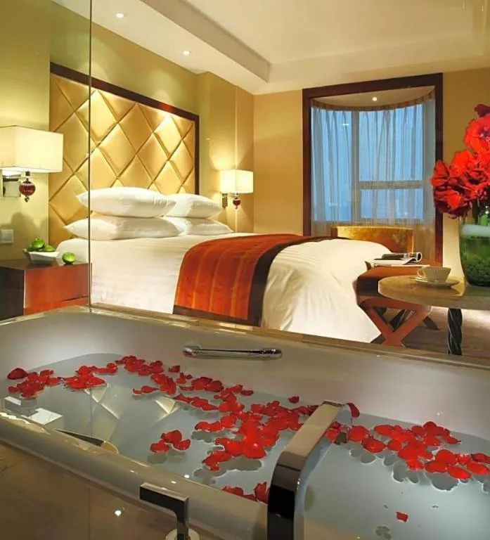 Bed in New Century Shaoxing Grand Hotel