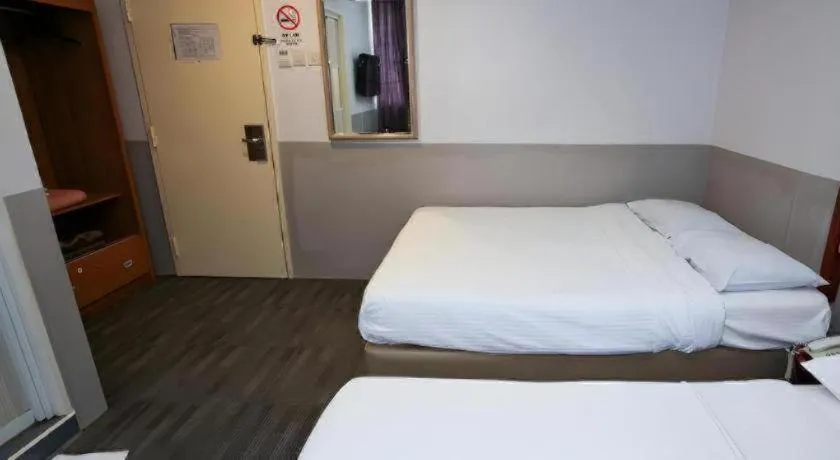 Bed in Hotel 165