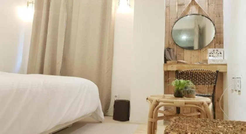 Bed in Hotel Elephant