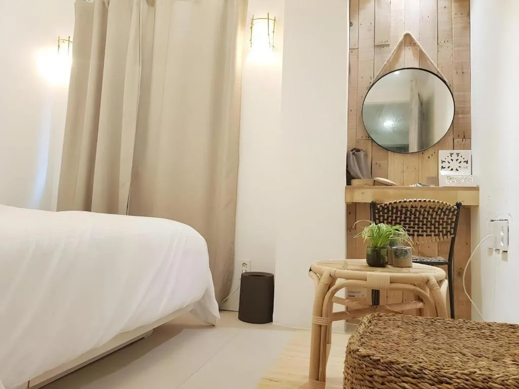 Bed in Hotel Elephant