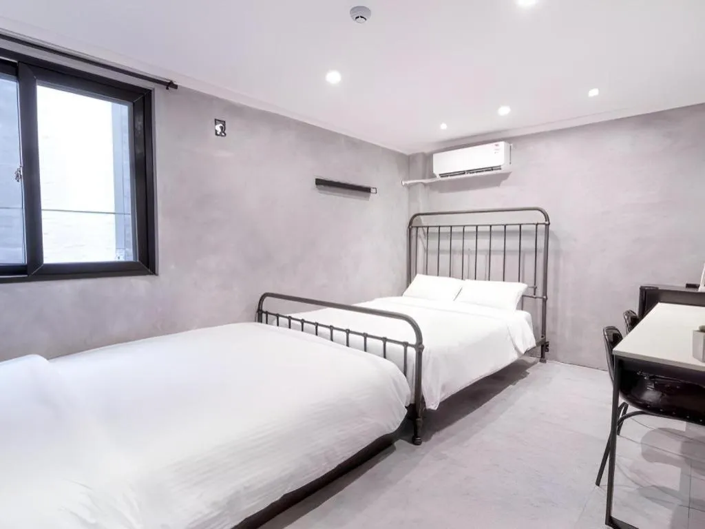 Bed in Hotel Elephant