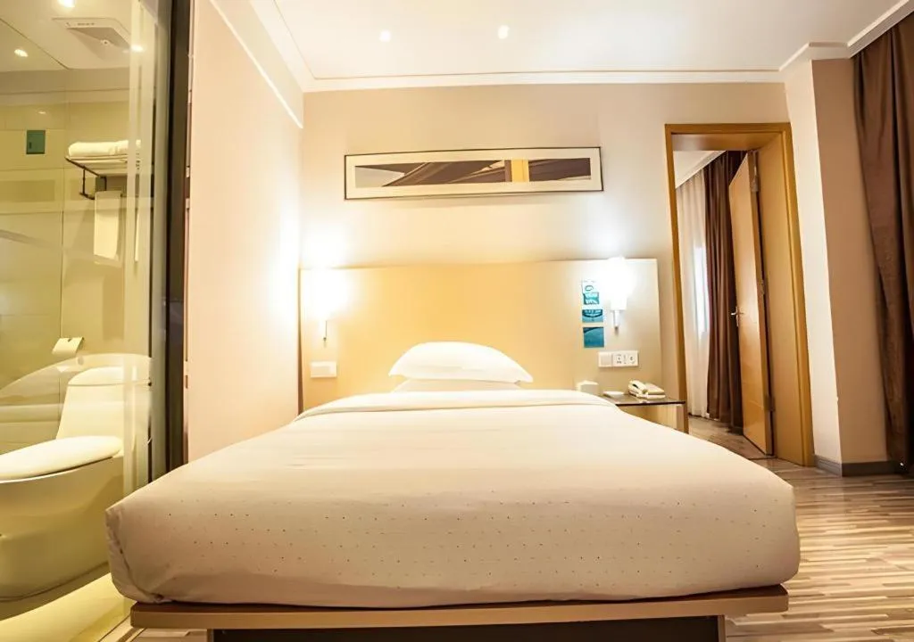 Bed in City Comfort Inn Liuzhou Diwang North Station