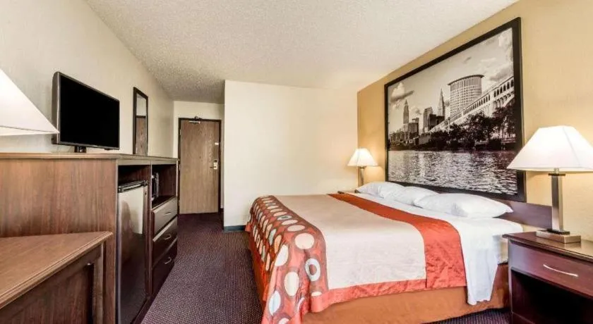 Bed in Super 8 By Wyndham Franklin/Middletown Area