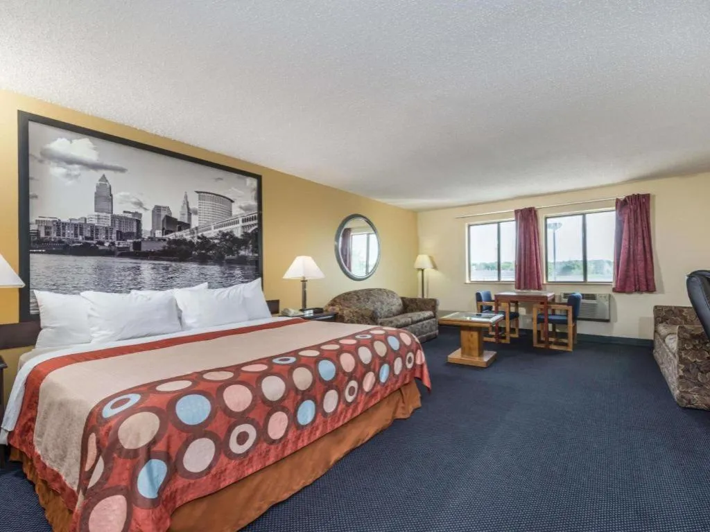 Bed in Super 8 By Wyndham Franklin/Middletown Area