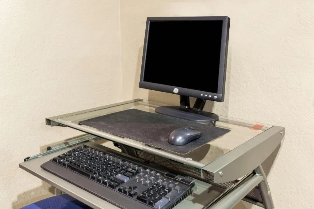 Super 8 By Wyndham Franklin/Middletown Area