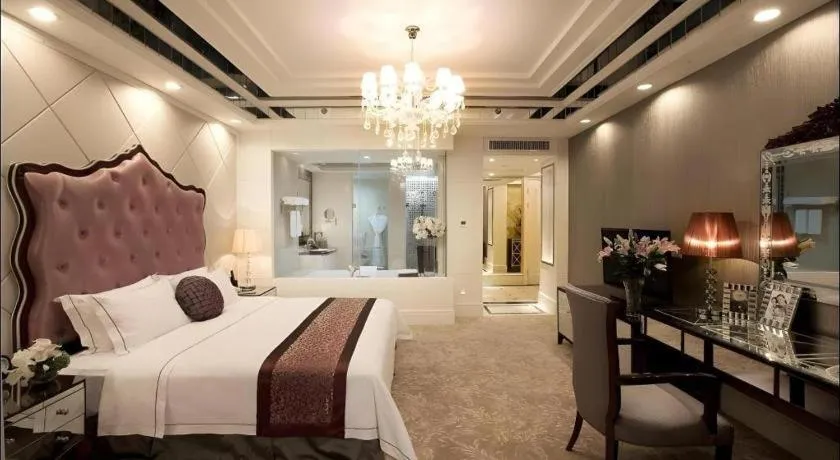 Bed in Country Garden Phoenix Hotel Jurong