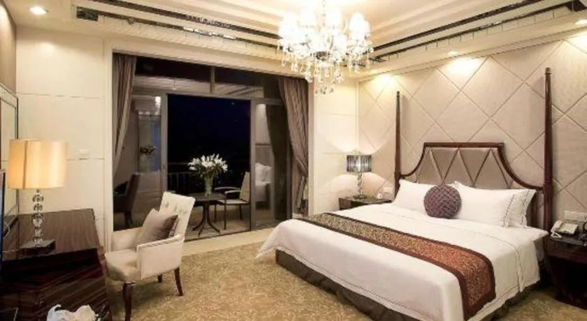 Bed in Country Garden Phoenix Hotel Jurong