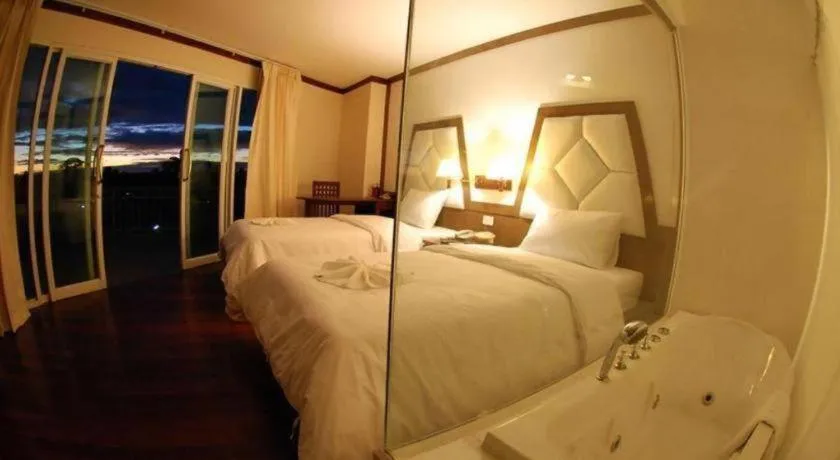 Bed in River City Hotel