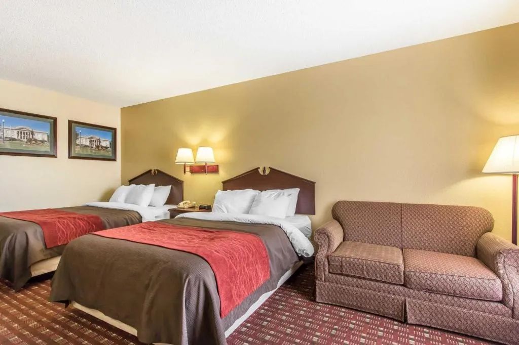 Bed in Quality Inn Andalusia