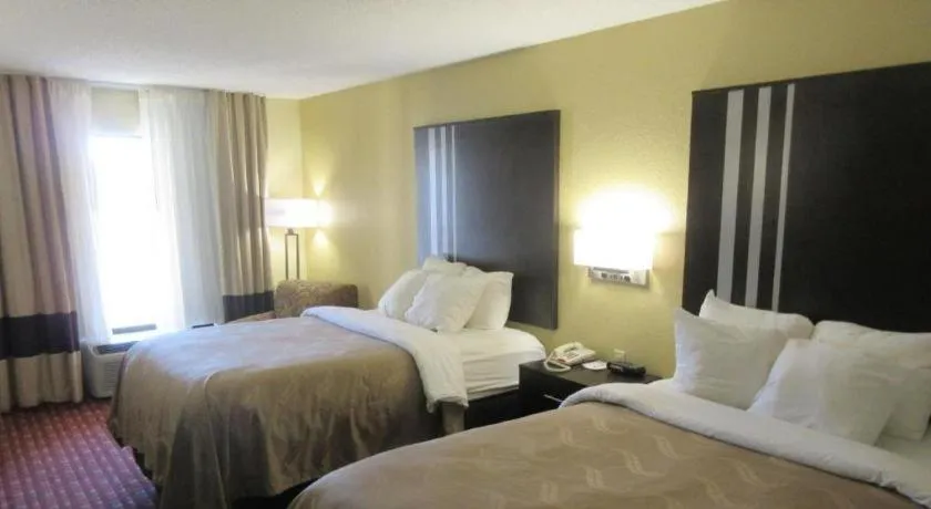 Bed in Quality Inn Andalusia