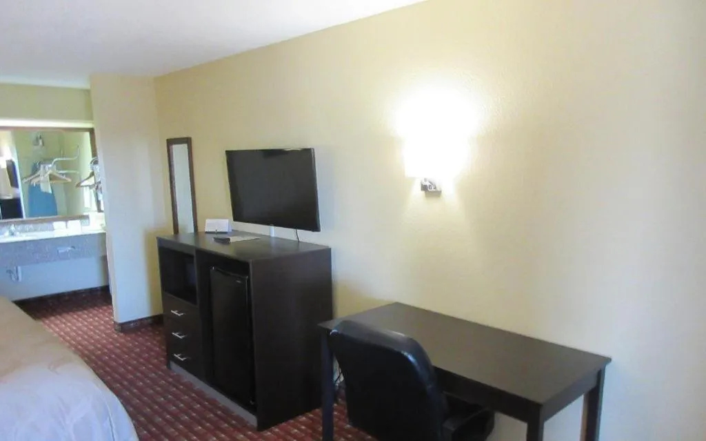 Bed in Quality Inn Andalusia