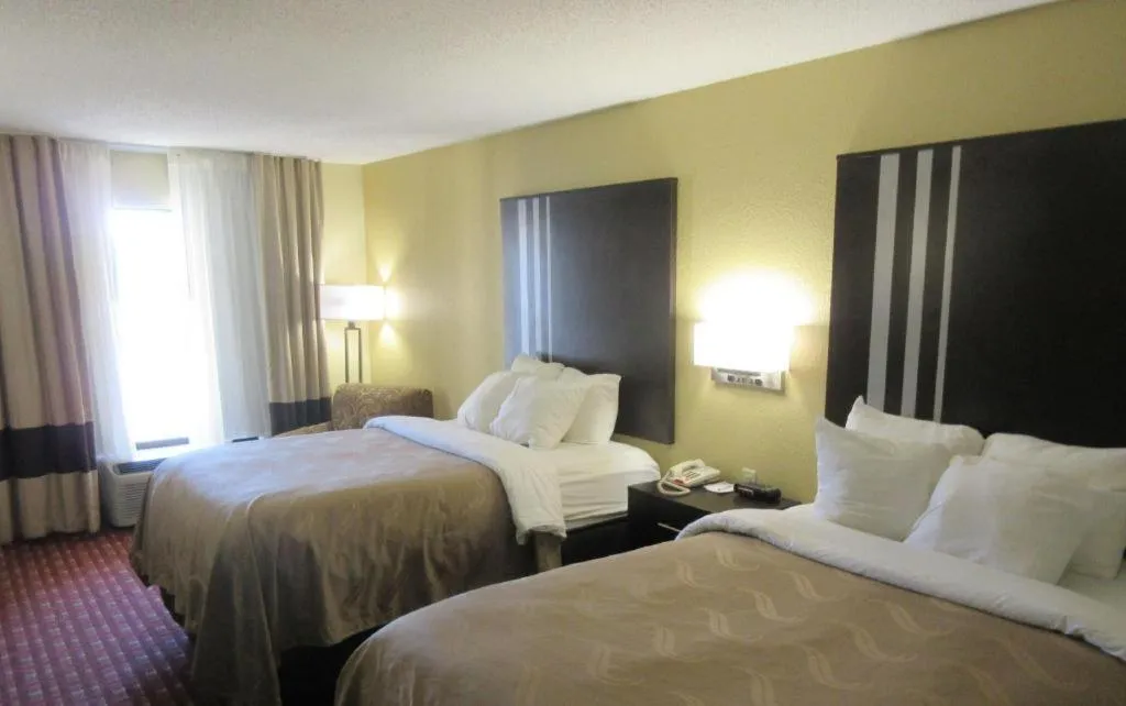 Bed in Quality Inn Andalusia