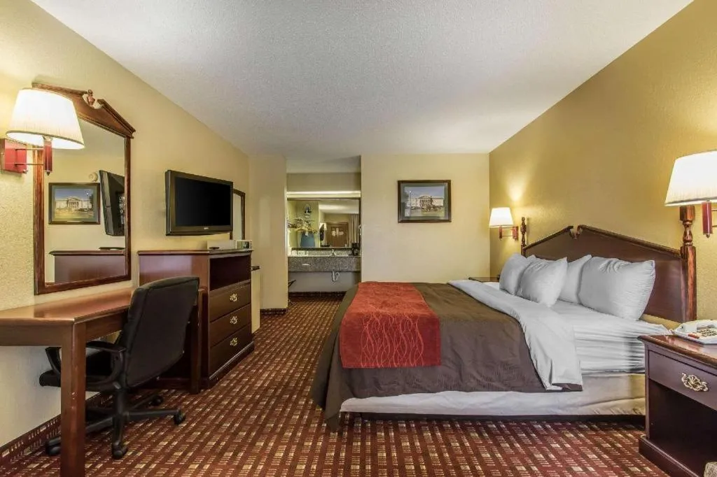 Bed in Quality Inn Andalusia