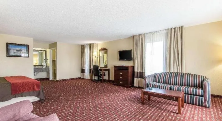 Bed in Quality Inn Andalusia