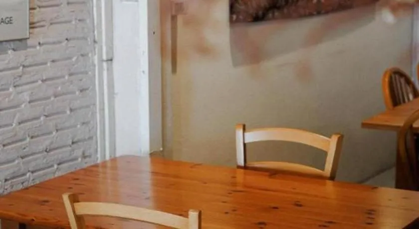 THE GOOSE HOUSE UBON