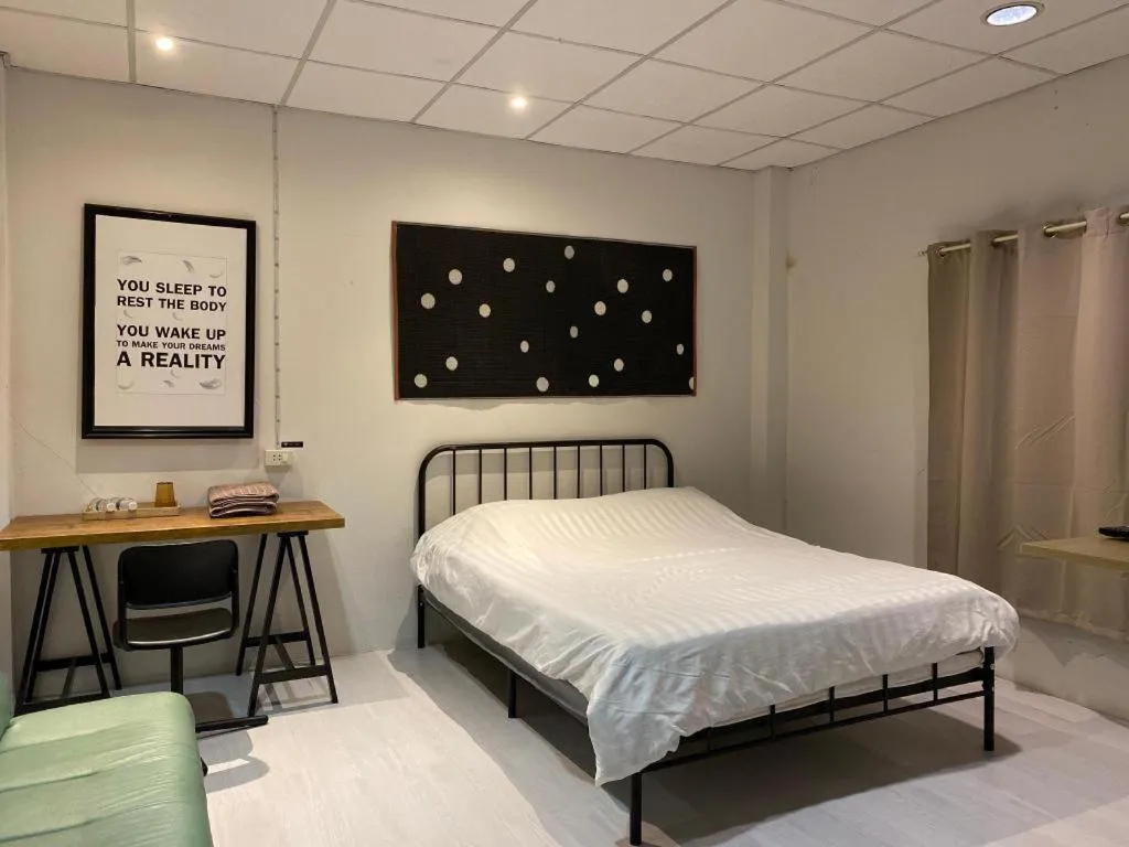 Bed in THE GOOSE HOUSE UBON