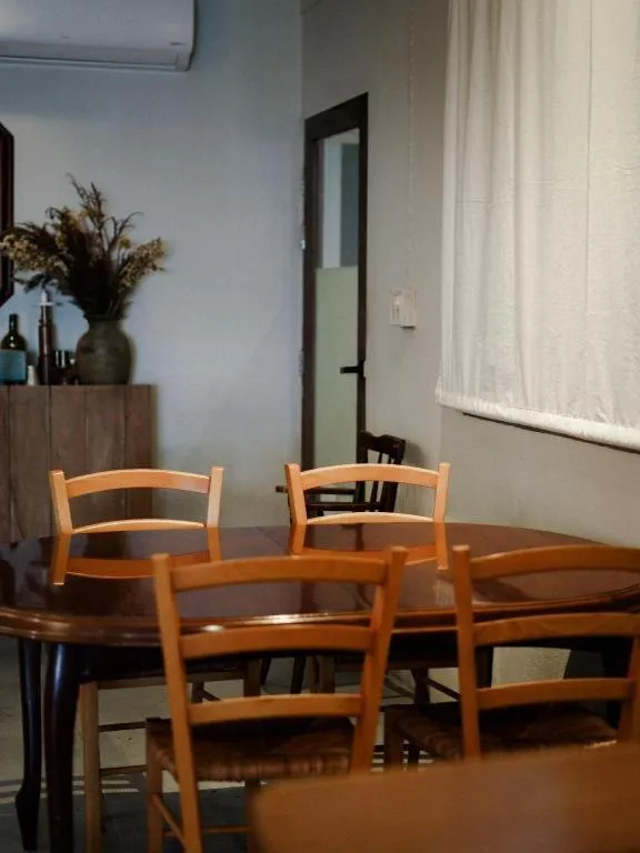 THE GOOSE HOUSE UBON