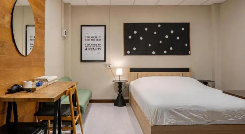 Bed in THE GOOSE HOUSE UBON