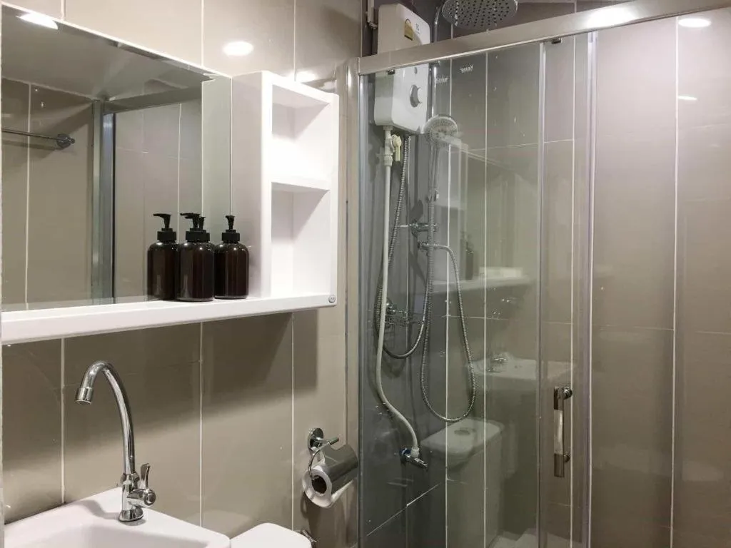 THE GOOSE HOUSE UBON