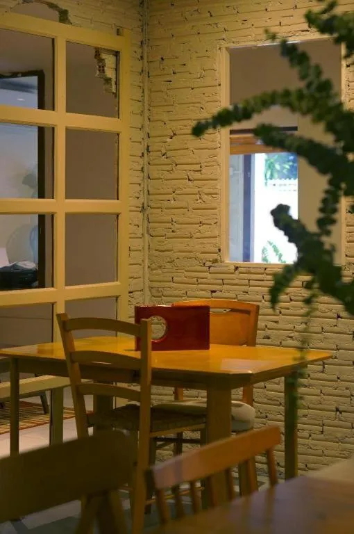 THE GOOSE HOUSE UBON