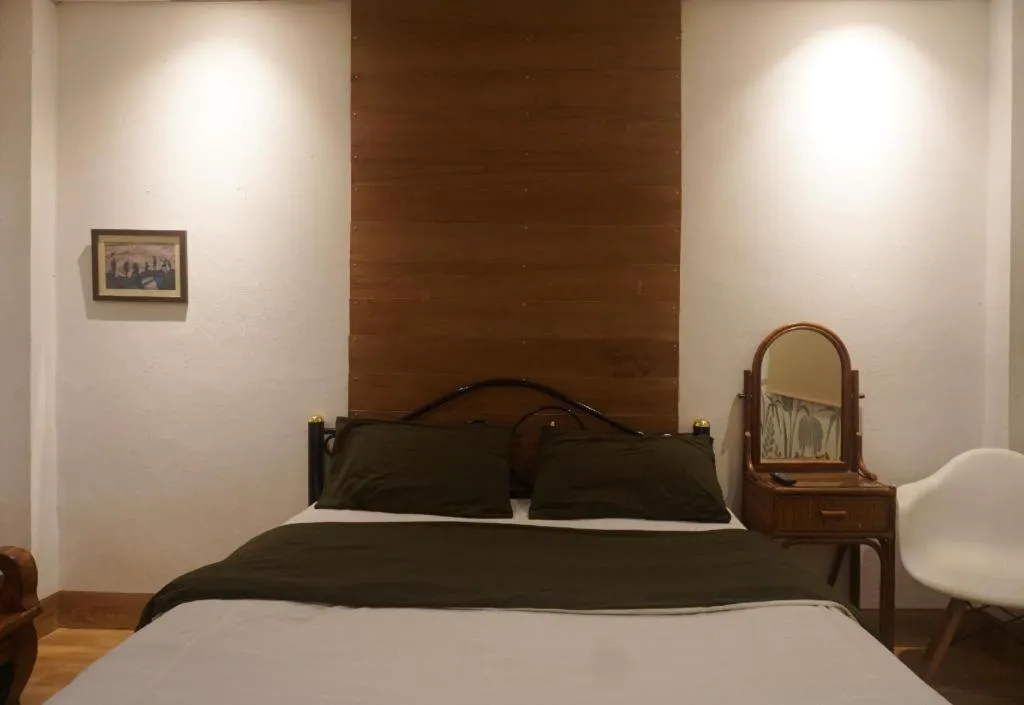 Bed in THE GOOSE HOUSE UBON