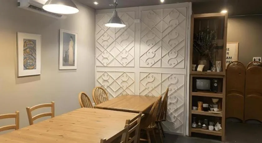 THE GOOSE HOUSE UBON