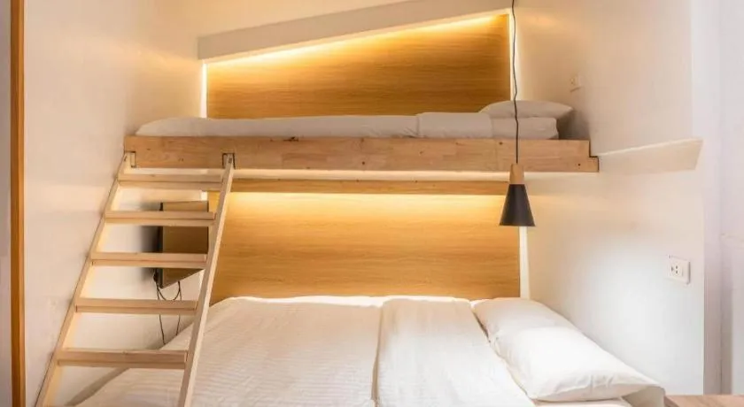 Bed in THE GOOSE HOUSE UBON