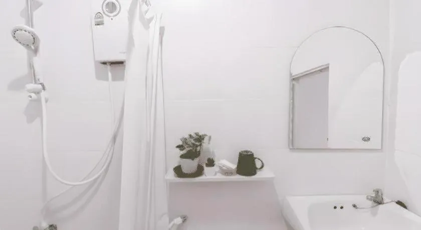 THE GOOSE HOUSE UBON