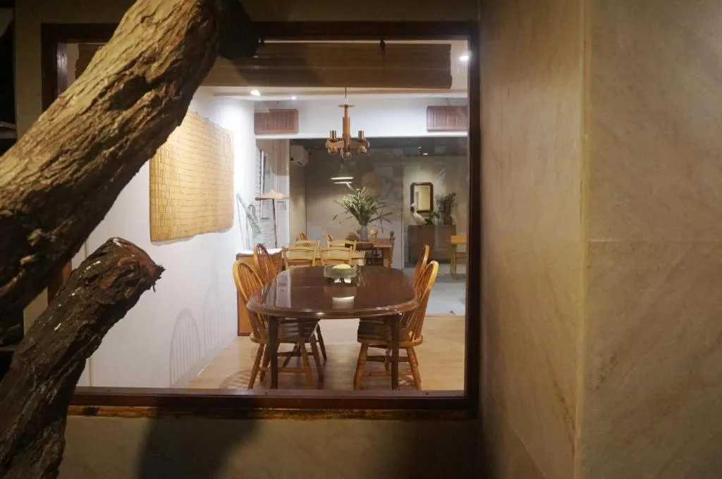 THE GOOSE HOUSE UBON