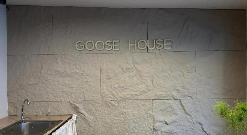 THE GOOSE HOUSE UBON