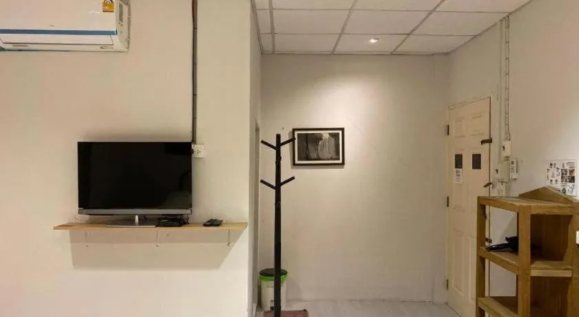 THE GOOSE HOUSE UBON