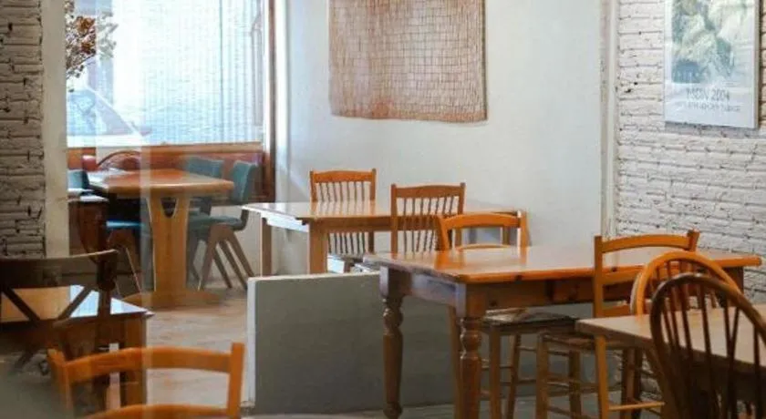 THE GOOSE HOUSE UBON