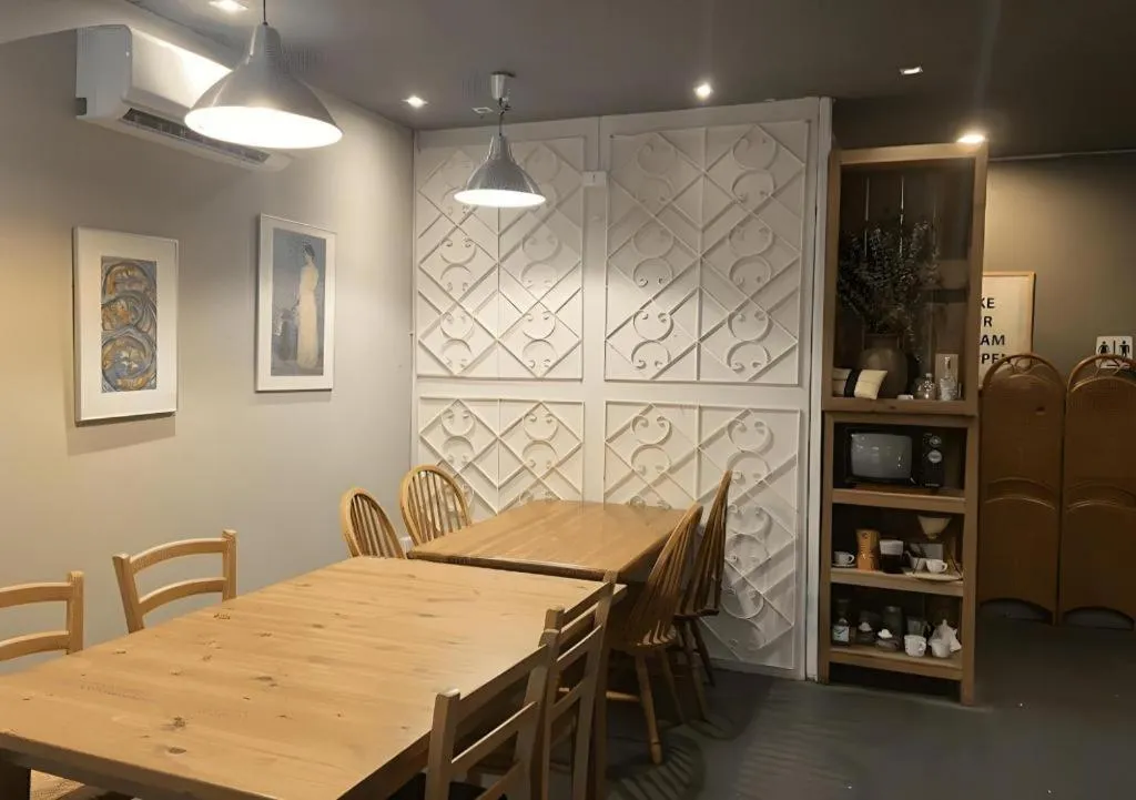 THE GOOSE HOUSE UBON