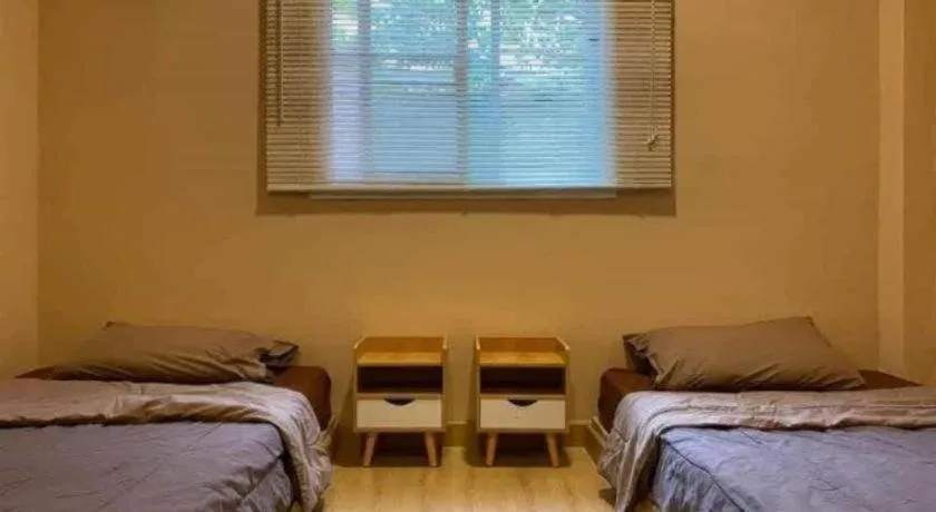 Bed in THE GOOSE HOUSE UBON