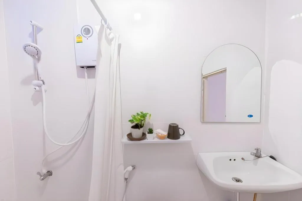 THE GOOSE HOUSE UBON