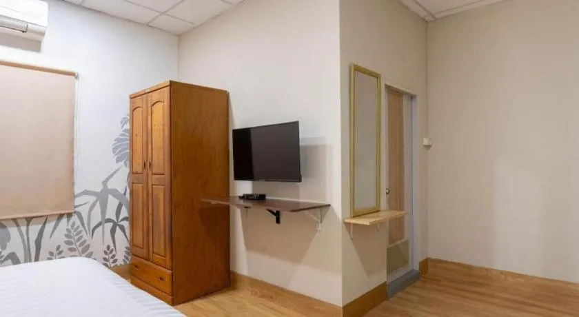 Bed in THE GOOSE HOUSE UBON