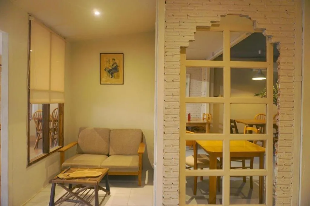 THE GOOSE HOUSE UBON