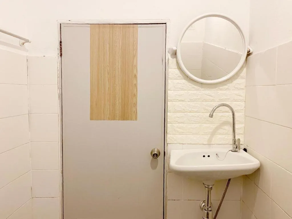 THE GOOSE HOUSE UBON