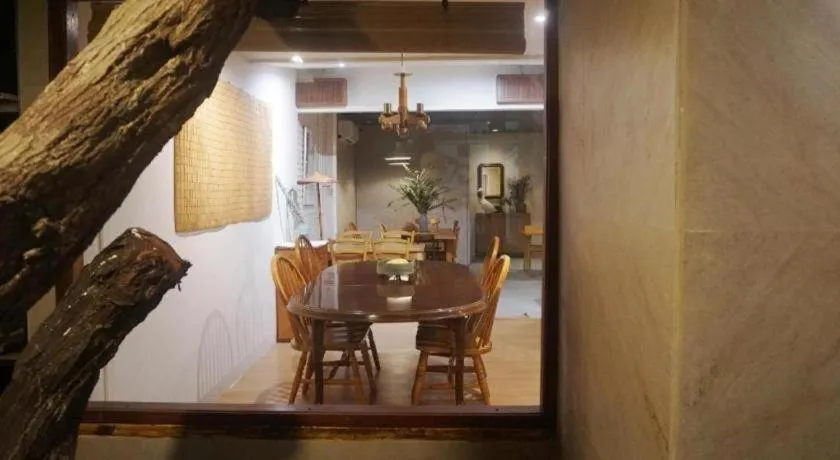 THE GOOSE HOUSE UBON