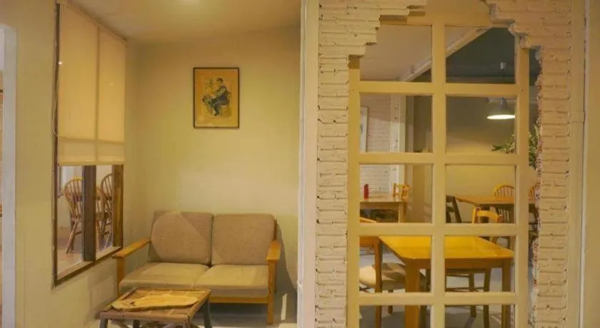 THE GOOSE HOUSE UBON