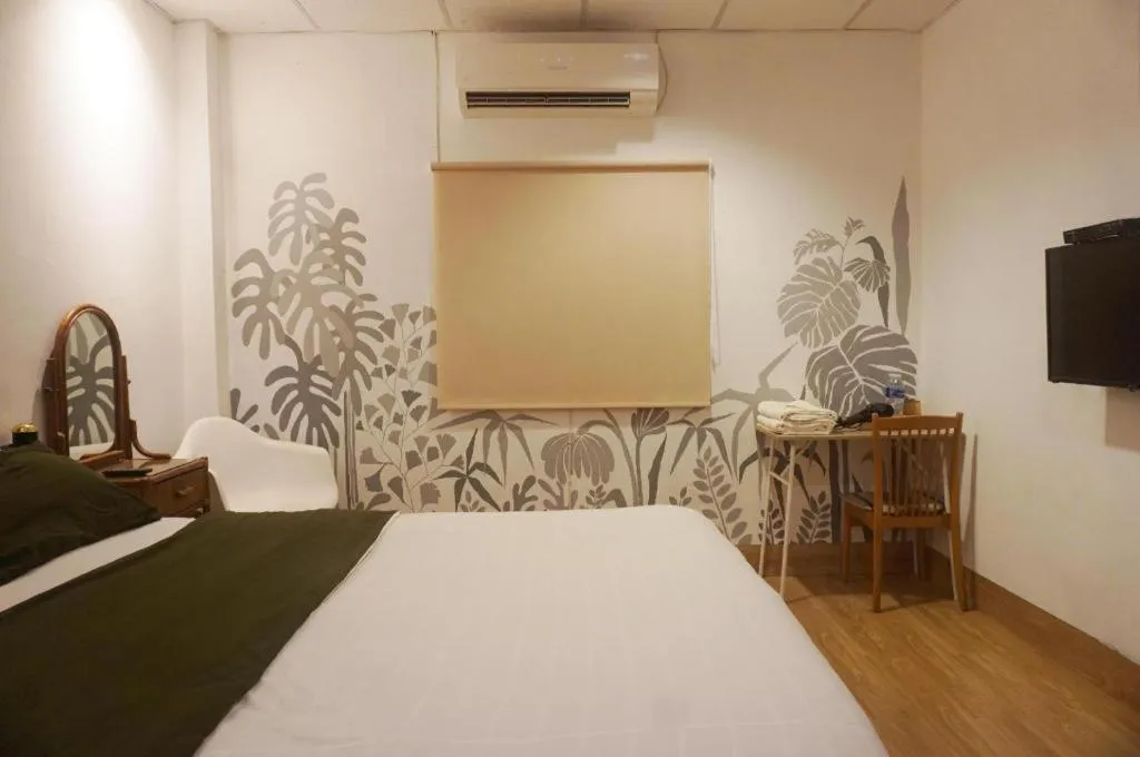 Bed in THE GOOSE HOUSE UBON