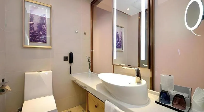 Lavande Hotel·Xishuangbanna Jinghong Songkran Square